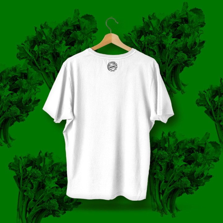 T-shirt MILF un omaggio ai friarielli tipici della cucina partenopea.